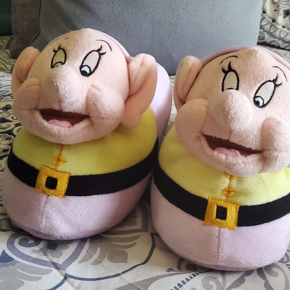 Dopey Disney Slippers for Men, Women, Kids size 11/12 Super cute